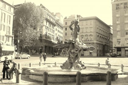 Roma Piazza Barberini Fontana Tritone
